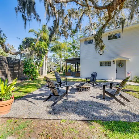Cozy Lakefront Clermont Retreat With Fire Pit!